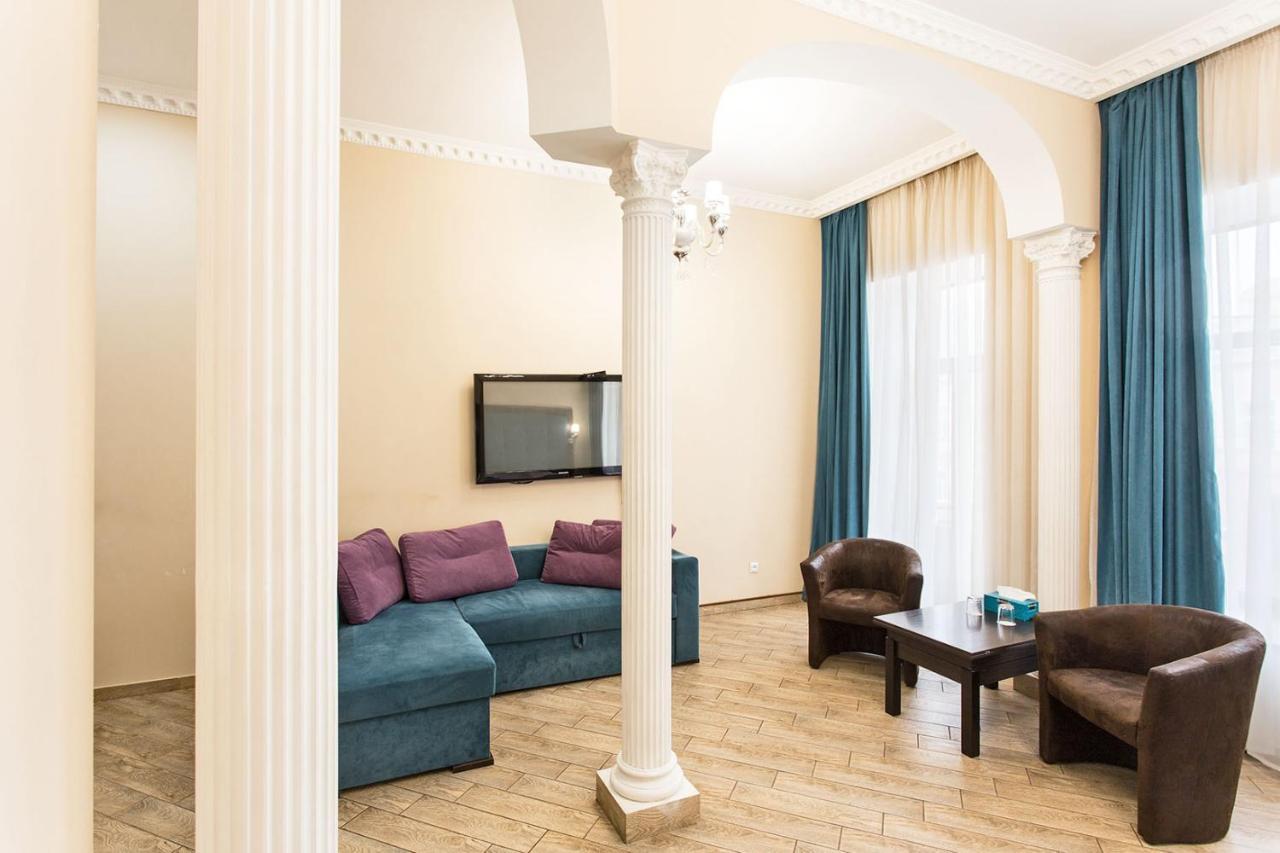 Hotel Baron Oldenburg Bagian luar foto