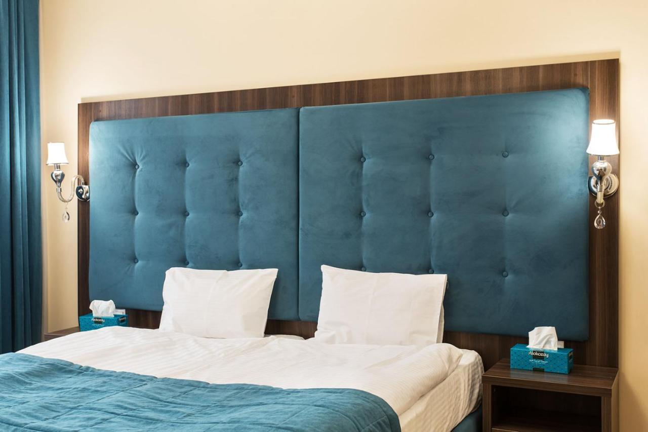 Hotel Baron Oldenburg Bagian luar foto