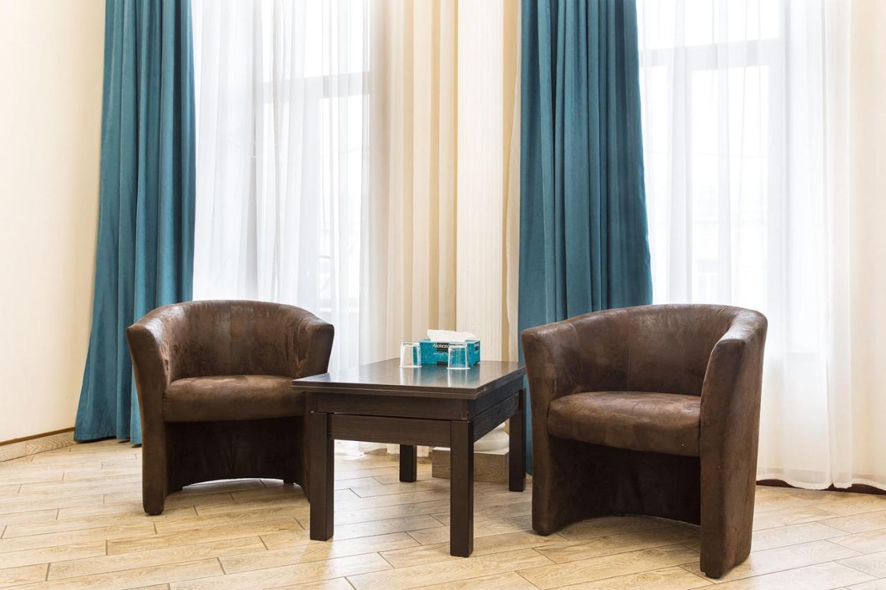 Hotel Baron Oldenburg Bagian luar foto