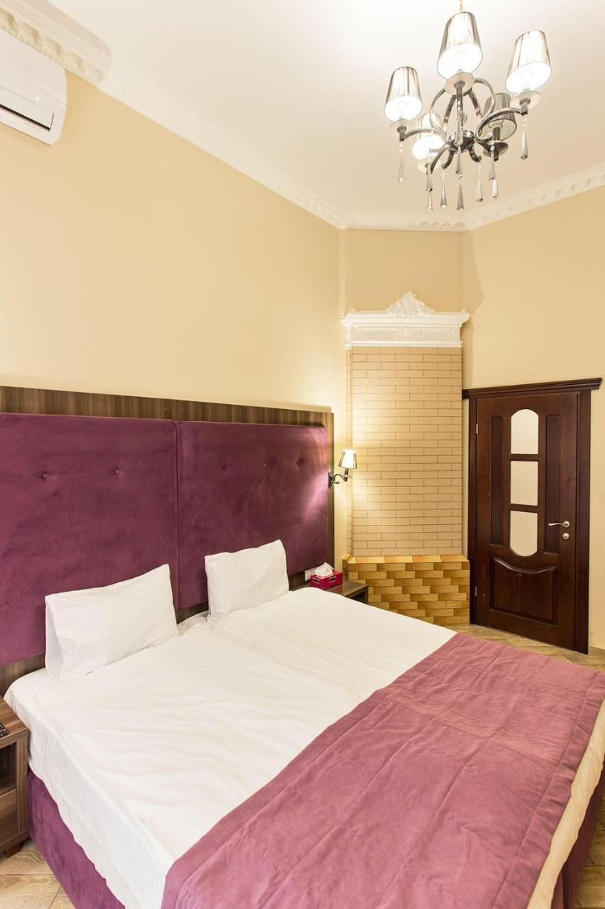 Hotel Baron Oldenburg Bagian luar foto