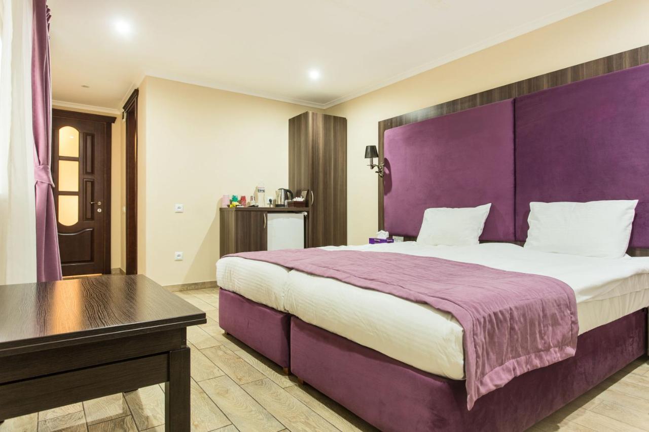 Hotel Baron Oldenburg Bagian luar foto