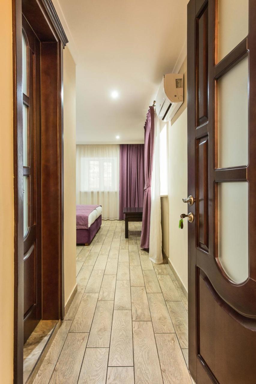Hotel Baron Oldenburg Bagian luar foto